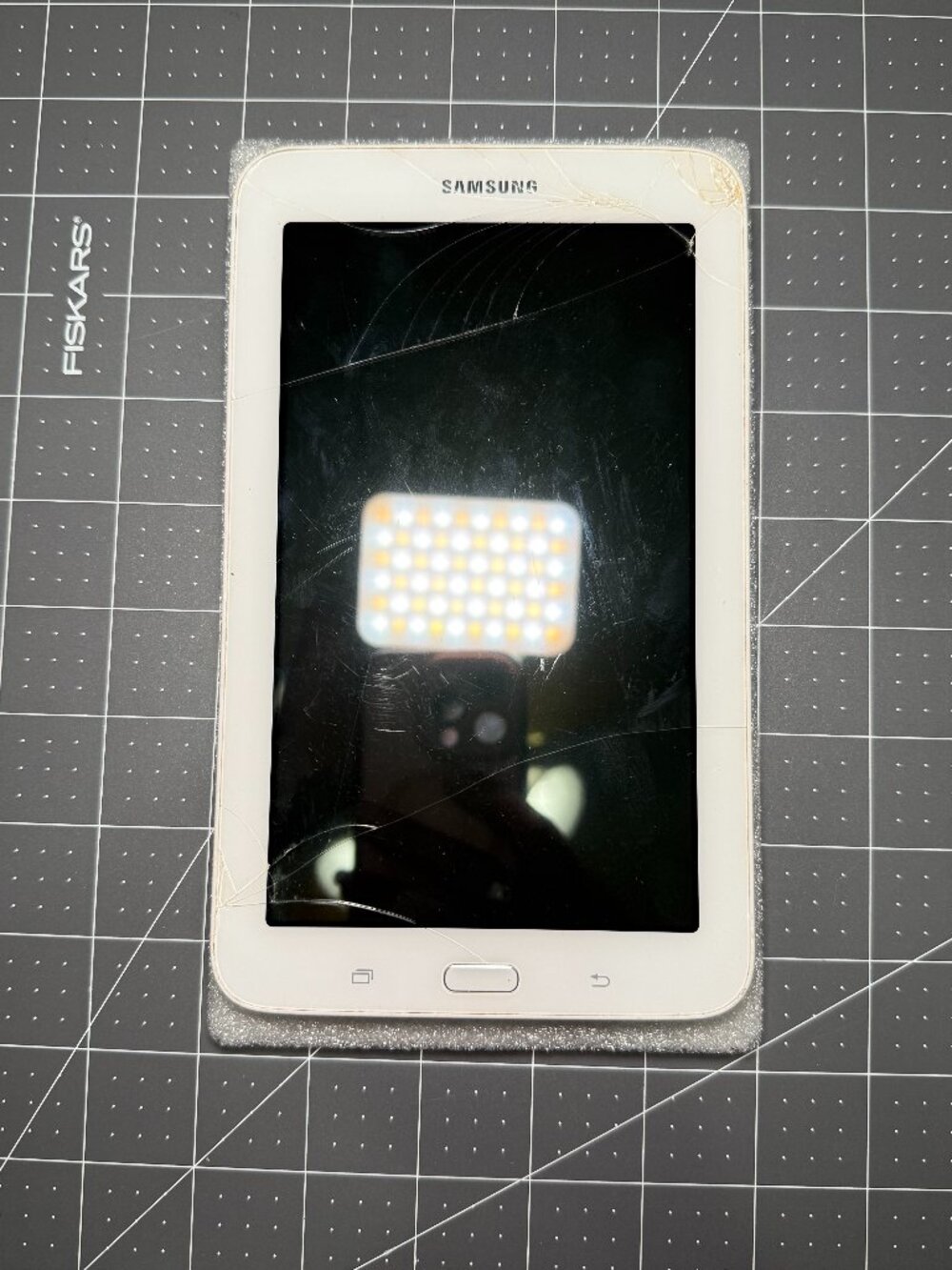 Samsung Galaxy Tab 3 Lite Model SM-T113 White For Parts/Repairs